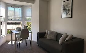 Modern Studio Apartment With Harbour Views